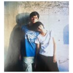 Hikari Mitsushima Instagram - * 写真家の篠山紀信さんが、人生においてどれだけ大きな存在だったかを痛感しています。本当にさびしい。 11歳の夏、沖縄アクターズスクールの写真集「少女たちのオキナワ」を撮影しにやって来た篠山さん。１対１で本物のカメラを向けられたのはあの時が初めてでした。 「笑うな、カメラを睨め」と言われたのも衝撃的だった。 その後もたびたび撮影をしていただき、「君を見つけたのは僕だよね」なんて笑って話してくれたのが嬉しかった。 弟の真之介が俳優の道を歩むと決めた時も最初の撮影は篠山さんにお願いしよう！と話し、BRUTUSの連載 '人間関係' のshootをしていただきました。 カメラを構えると巫女さんのようになる篠山さんには、何度かドキっとすることを言われたこともあります。 かけがえのない、こんなにも大きな存在に出会えたことがとても幸せです。感謝の涙が溢れて止まりません。 ありがとうございます。 まだまだ会いたかったです。 力強くてチャーミングな篠山さん ブラボー !!!!