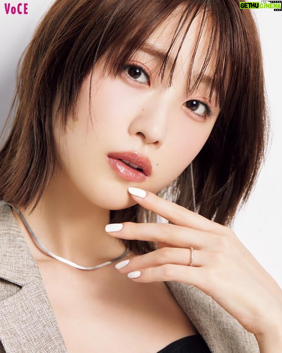 Hikaru Takahashi Instagram - VOCE8月号 大好きなベストコスメのメイクページに✨