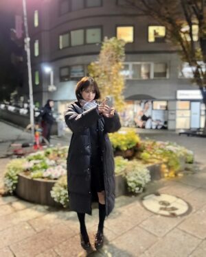 Hikaru Takahashi Instagram - 🏠♡
「リビングの松永さん」
本日23:00〜第3話放送！

慣れない自撮りを試みている様子です。