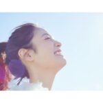 Hikaru Takahashi Instagram - . 今月の4月号をもって、Rayを卒業します。 17歳でモデルとして全く無知な私を育ててくれた大切な雑誌。 . 最後のインタビューの時、バックナンバーをたくさん持ってきてくださったんです。 読みながら思い出が止まらなくて、ずっとお話ししてました。 先輩モデルさんの覚えてる好きなページ、参考にしてたポージングや表情、好きなデザインのページが数えきれないほどあって、 改めて魅力的な雑誌だと思いましたし、専属モデルとして 活動できたことを誇りに思いました。 そして、それはモデル一人一人に寄り添い的確なアドバイスをくださり、モデルだけでなくカメラマンさんスタイリストさんヘアメイクさんとも意思疎通をはかり、より良いページを目指しつつ撮影自体は楽しんで挑める空気感をつくってくださる温かいRayの編集部のみなさんが居るからこそ成り立つもので、本当に尊敬しています。 ありがとうございました。 卒業ページではRayモデルになってからのこと、Rayに対しての愛をひたすら語ってます。（素敵なページを作っていただきました♡ぜひ読んでもらいたいです🥺）