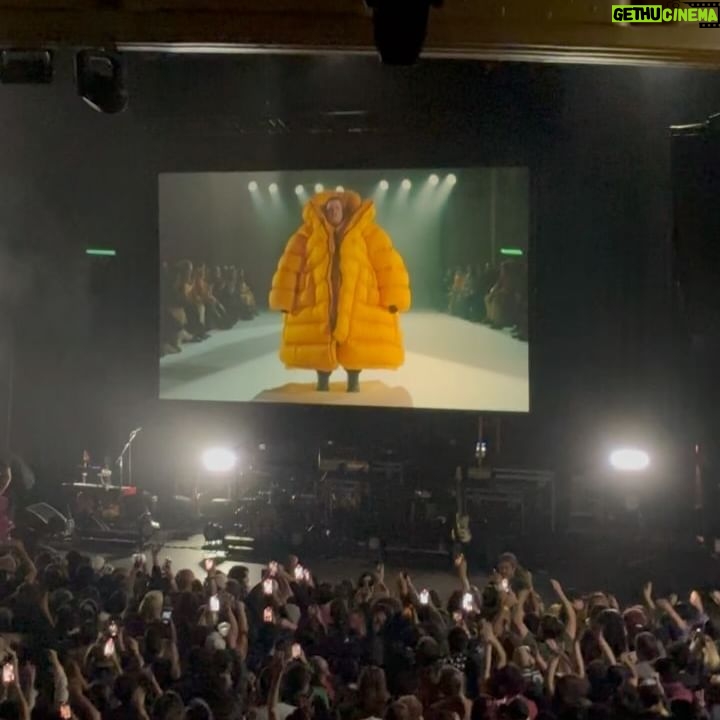 Hila Klein - 92.3K Likes - Thank you for having us last night @olivertree the show was so much fun you’re so creative and inspiring! Always excited to see what you do next ❤️❤️❤️
