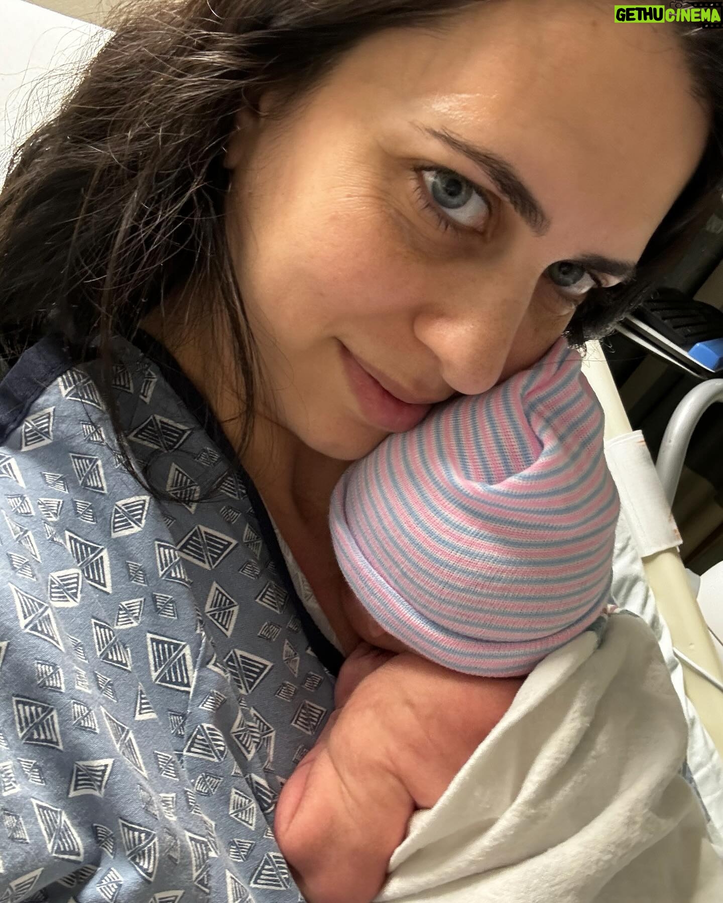 Hila Klein Instagram - Baby Sunny was born Wednesday at 7:45 pm! Right after the show ended Ethan rushed home because I was going into labor! We left the house at 5:00 and I was holding Sunny by 8:00 ðŸ˜. Everyone is happy and healthy!!