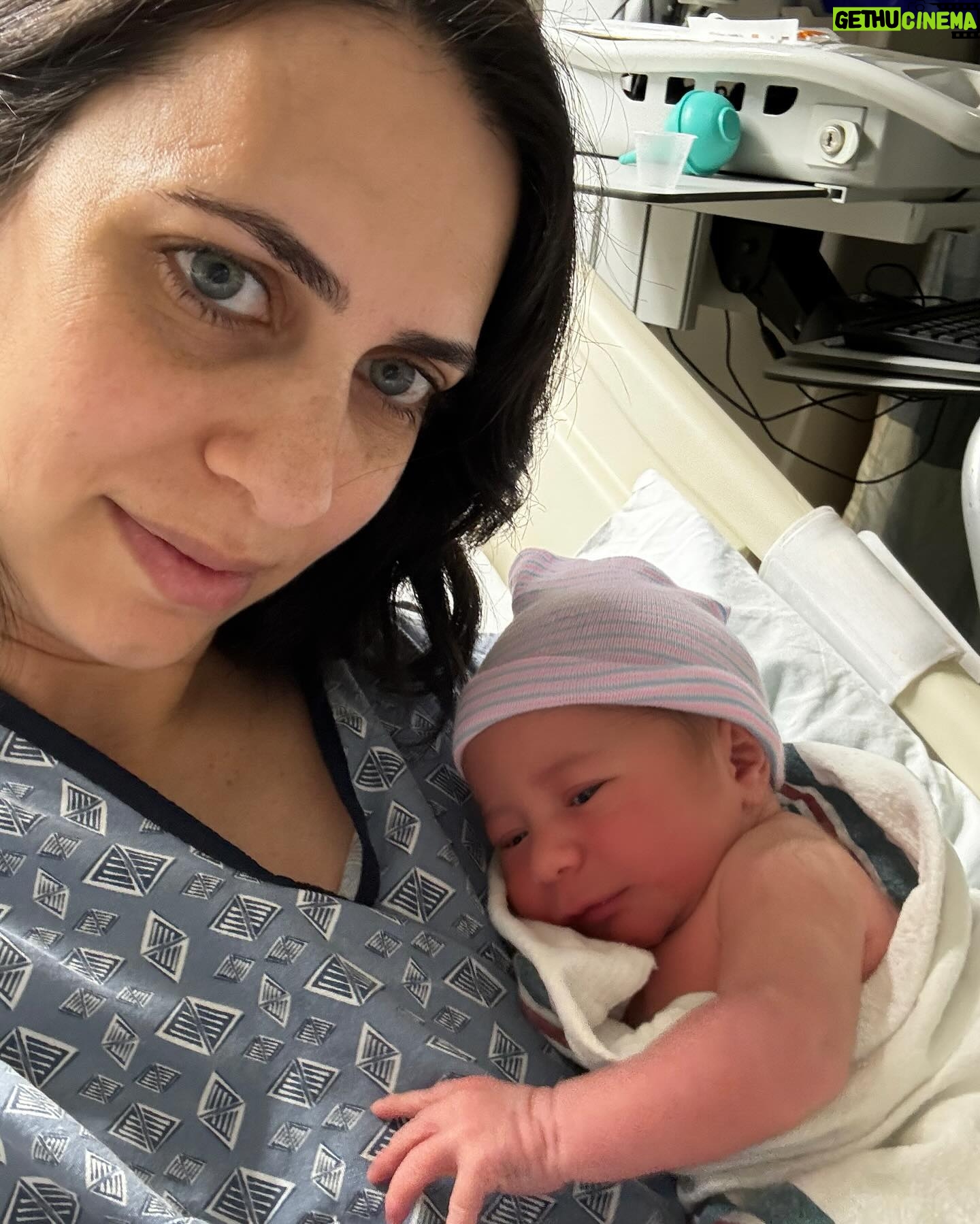 Hila Klein Instagram - Baby Sunny was born Wednesday at 7:45 pm! Right after the show ended Ethan rushed home because I was going into labor! We left the house at 5:00 and I was holding Sunny by 8:00 ðŸ˜. Everyone is happy and healthy!!