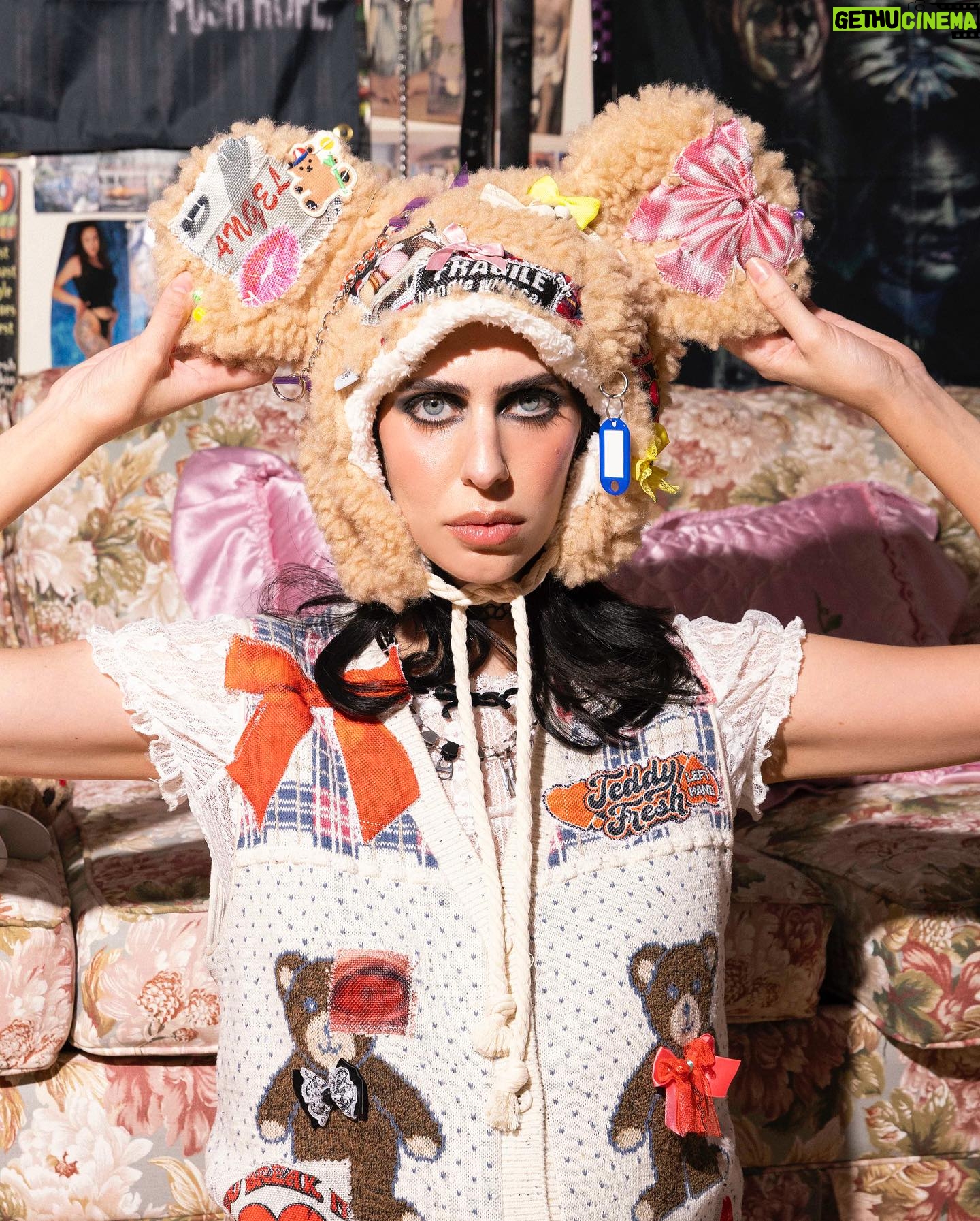 Hila Klein Instagram - Hila Klein in our 1 of 1 items upcycled by @lefthandla