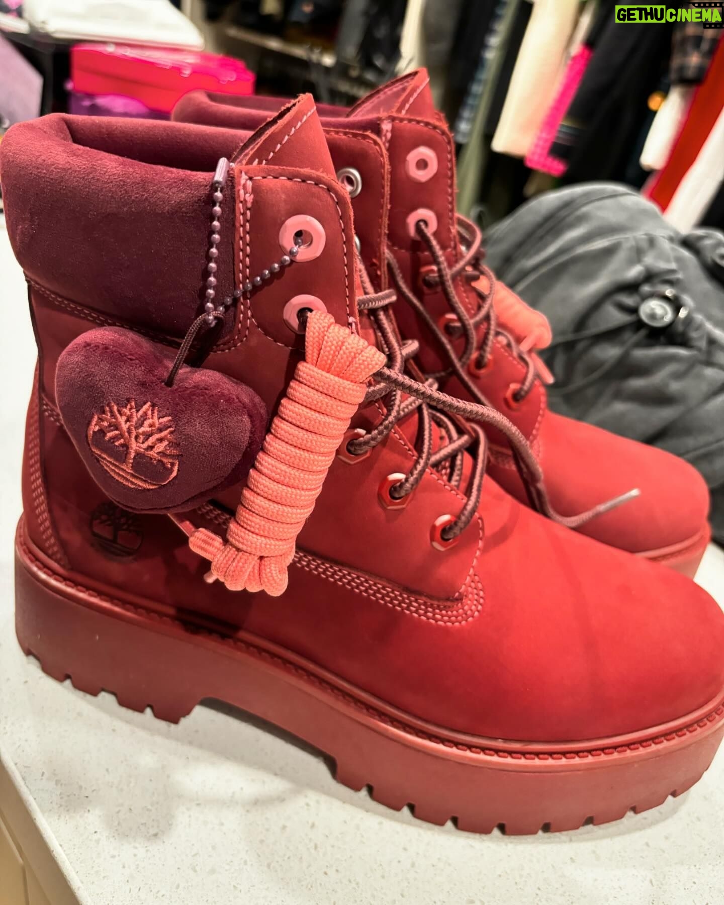 Hila Klein Instagram - 1. Look at my husband! 2. This new dress turned out so cute (out on the 15th) 3. Obsessed with these valentines timberlands