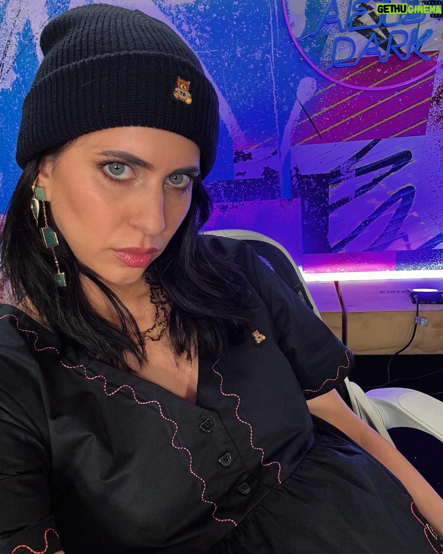 Hila Klein Instagram - 1. Look at my husband! 2. This new dress turned out so cute (out on the 15th) 3. Obsessed with these valentines timberlands