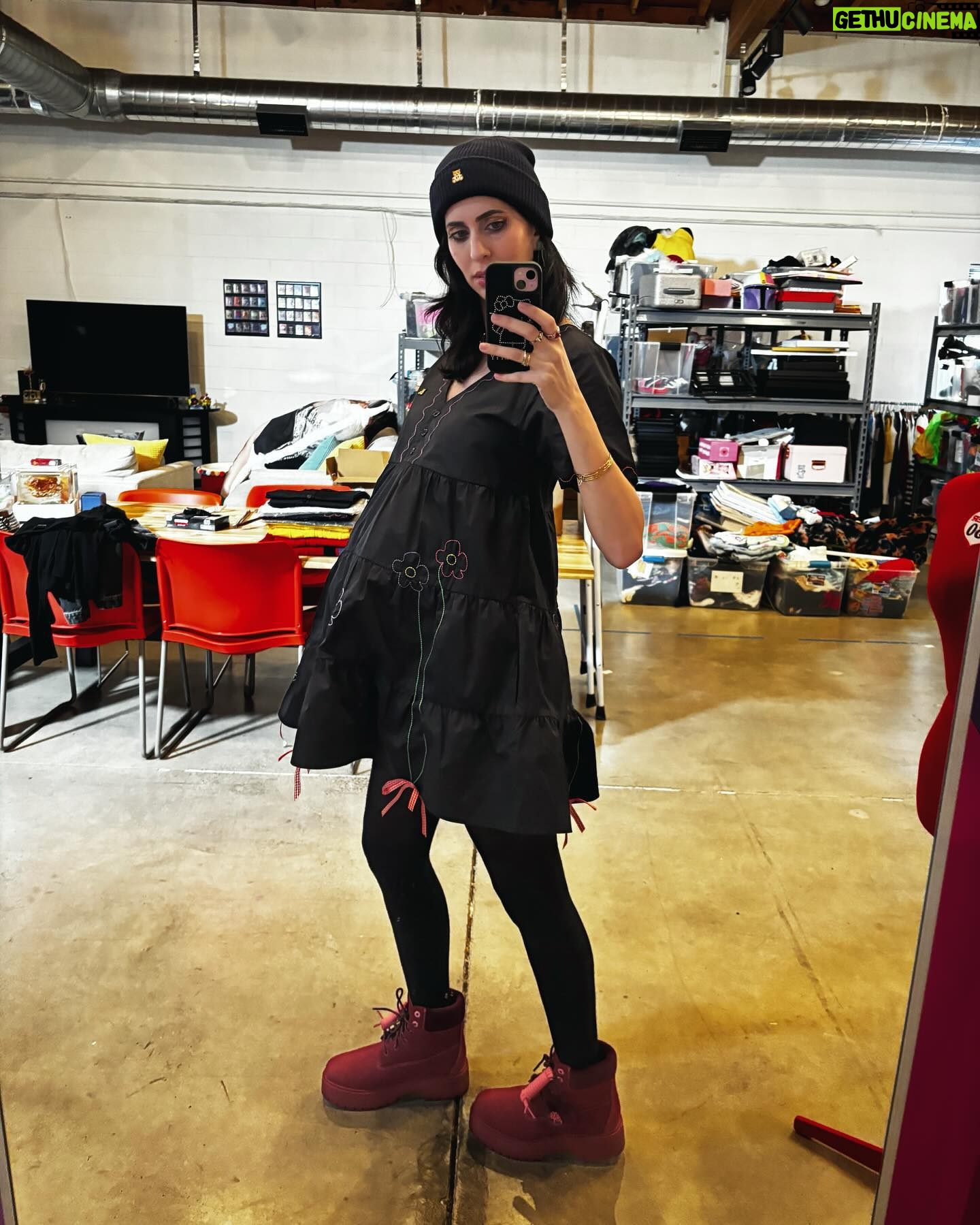 Hila Klein Instagram - 1. Look at my husband! 2. This new dress turned out so cute (out on the 15th) 3. Obsessed with these valentines timberlands