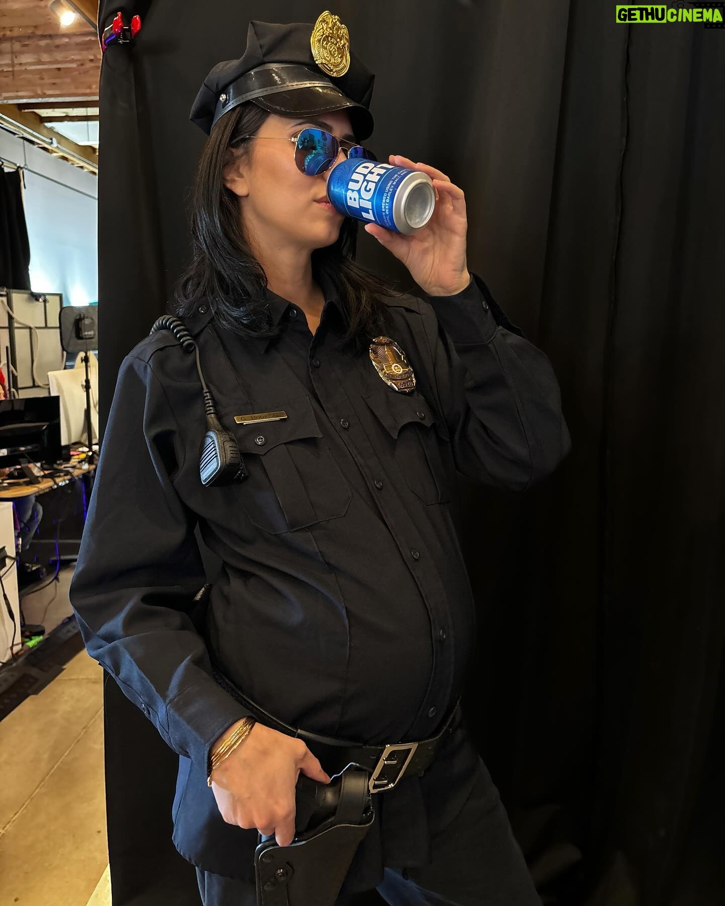Hila Klein - 71.6K Likes - 🚔🚔🚔
