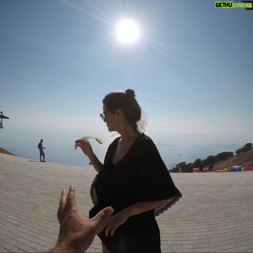 Hilal Altınbilek Instagram - Bir sonraki adım tehlikeliydi...🌞