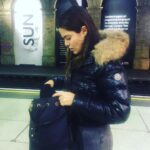 Hilal Altınbilek Instagram - Wait in london city😻👄 #train🚂 #londradabirturkkizi #newlifebegins