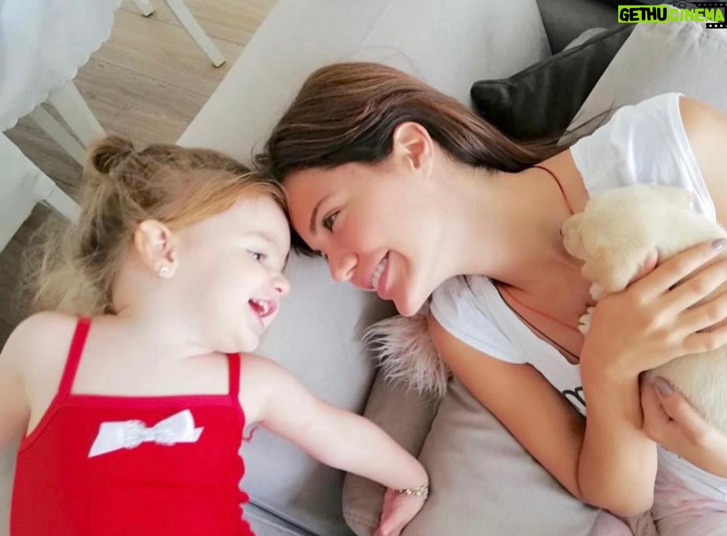 Hilal Altınbilek Instagram - Bugün benim güzel prensesim doğdu🥰 gülüşleriniz her zaman mutlu olma sebebim oldu... dileğim hayatınız boyunca mutlu olacak dolu sebebiniz olsun bonibonlarım❤️❤️❤️🦋 @kumsalimrak @isminsevhalii