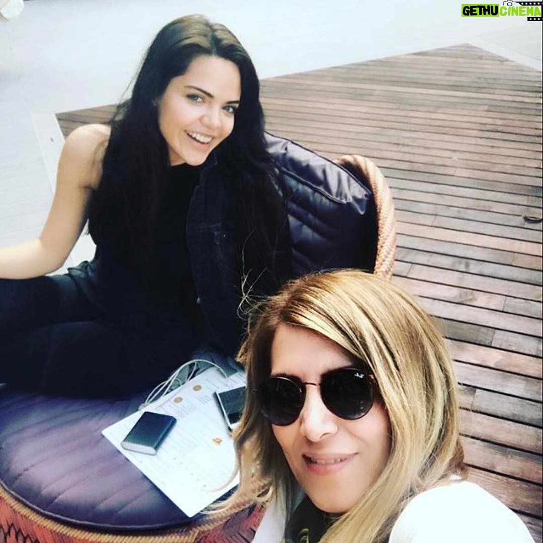 Hilal Altınbilek Instagram - #londongossipgirls 😏😻