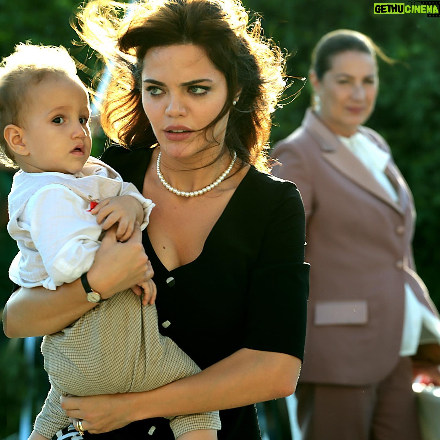 Hilal Altınbilek Instagram - Heyecanlı bir bölüm benden söylemesi 💋 #BirZamanlarÇukurova #hiçayrılmayalım
