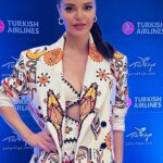 Hilal Altınbilek Instagram – Bu akşam Mexico City’de Thy’nin davetlisi olarak katıldığım etkinlikte Türk dizilerinin, Türkiye’nin turizmine katkısına ne kadar etkili olduğunu gördüm ve bir kez daha mesleğim ve Türk dizilerinde emeği gecen herkes ile gurur duydum…Bu özel gece için teşekkürler @turkishairlines @timsandb @bzcdizi #fatihaksoy @atesince ✨ve @aycacinkitaskardes Yarın Panama’dayız ;)