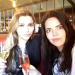 Hilal Altınbilek Instagram - Gidiyor prensesiim😥 #dubai🌴 #passengerbestfriend 😘💕👯🦐😂 @sarazanjani