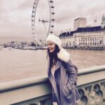 Hilal Altınbilek Instagram - #londoneye 👀💕# #geziyoruz #trip #happly #bestoftheday with @basakozdemir__