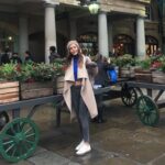 Hilal Altınbilek Instagram - 😊Her anımız kıymetli✨Now better than ever👌🏻#streetphotography #happyhappy #mystyle #girlsbelike @basakozdemir__