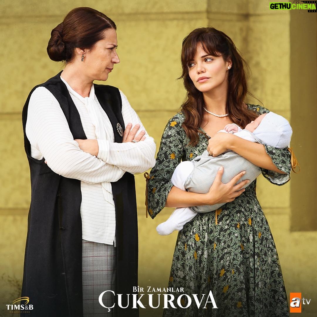 Hilal Altınbilek Instagram - Heyacan dolu yeni bölümümüz bu akşam 20:00 de Atv de 📺 Hadi yorumlarınızı bu postun altına yazın bu bölümü hep beraber izleyelim 💋 #birzamanlarçukurova @timsandb @atvturkiye @bzcdizi