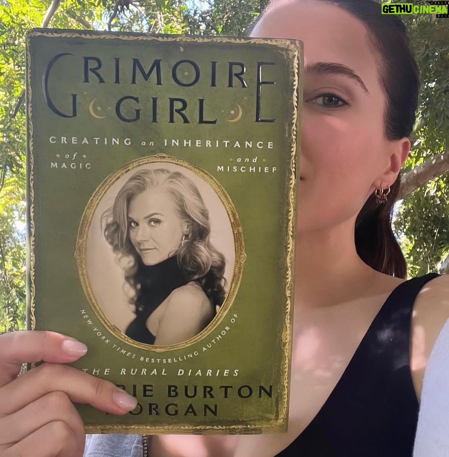 Hilarie Burton Instagram - Cat’s outta the bag!!! My sister @sophiabush is doing me the great honor of hosting our Los Angeles stop on the Grimoire Girl book tour! And for anyone who can’t make it in person? This is ALSO a virtual event. The last few tickets are available at the link in my bio, so thank you to all of you who are already planning on coming! Sophia! I can’t wait for our slumber party. Thank you, my sweet woman!!