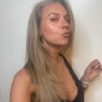 Hilarie Burton Instagram – Oh hell!!! Silver Witch season is nigh!!!! 🌙🔮🧙‍♀️
My lady @amanda_latuabellahair outdid herself tonight and mixed my grey with some much needed ice blonde sass. We did the fastest blowout known to man so I could get home to kids, but she crushed this color and I love that more and more women are going to her for grey advice!! 

Love you lady. Thank you always. 
@latuabella_beauty