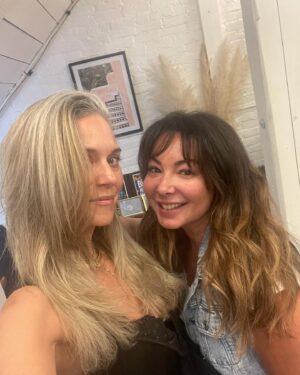 Hilarie Burton Instagram - Oh hell!!! Silver Witch season is nigh!!!! 🌙🔮🧙‍♀️
My lady @amanda_latuabellahair outdid herself tonight and mixed my grey with some much needed ice blonde sass. We did the fastest blowout known to man so I could get home to kids, but she crushed this color and I love that more and more women are going to her for grey advice!! 

Love you lady. Thank you always. 
@latuabella_beauty