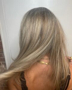 Hilarie Burton Instagram - Oh hell!!! Silver Witch season is nigh!!!! 🌙🔮🧙‍♀️ My lady @amanda_latuabellahair outdid herself tonight and mixed my grey with some much needed ice blonde sass. We did the fastest blowout known to man so I could get home to kids, but she crushed this color and I love that more and more women are going to her for grey advice!! Love you lady. Thank you always. @latuabella_beauty