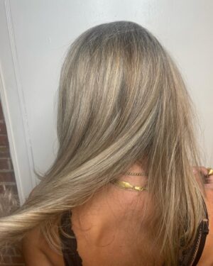 Hilarie Burton Instagram - Oh hell!!! Silver Witch season is nigh!!!! 🌙🔮🧙‍♀️
My lady @amanda_latuabellahair outdid herself tonight and mixed my grey with some much needed ice blonde sass. We did the fastest blowout known to man so I could get home to kids, but she crushed this color and I love that more and more women are going to her for grey advice!! 

Love you lady. Thank you always. 
@latuabella_beauty