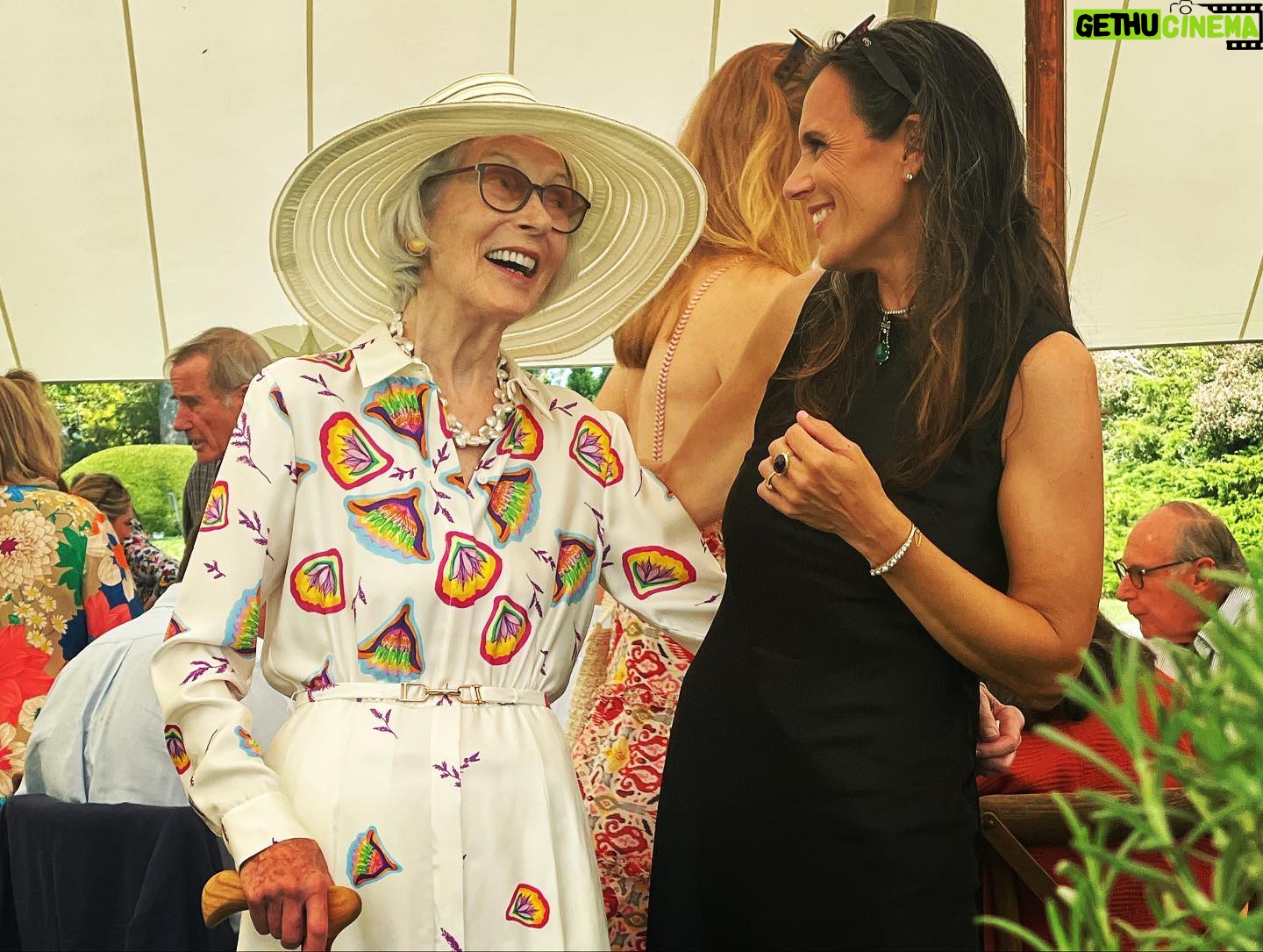 Hilarie Burton Instagram - Garden party at @wethersfieldgarden to honor the absolutely fabulous Barbara Tober! She is such a force for good in our community. An icon. 🌸 My lady @tara_shafer has done such a stunning job, ushering this new era of art and environmental conservation into her grandfather’s estate. And it was so nice to honor all that hard work today with some of my favorite women- @sharingwithmydoc @laceysd @marlawalkerinteriors . Shout out to gardener extraordinaire @oddleif_grows ! Seriously, how lovely is my birthday twin?? The goodness in her just glows. Tara, it was a gorgeous event. Love you. #womensupportingwomen 🌸