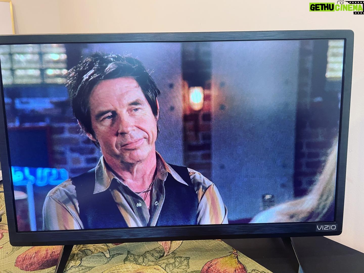 Hilarie Burton Instagram - Sitting here catching up on OTH episodes to prep for taping @dramaqueensoth and one of my FAVORITE humans has popped up. @theejohndoe was an instant friend. An instant confidant. An instant cohort. I just adore him. And so he has a new movie streaming and everyone should see it. D. O. A. Watch it! You’re a scoundrel and a gentleman, @theejohndoe . Miss you dude. Xoxox