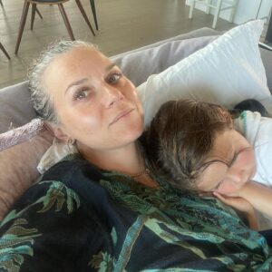 Hilarie Burton Instagram - I’m a Cancer. So I require long bouts of silence and introspection and crawling into my shell to recoup. 
Very grateful to the people in my life who know this and don’t make me feel guilty about it. Summer has always been my time to hide. 
💖