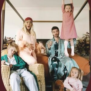 Hilary Duff Instagram - Some random pics of the 5 of us before that changes foreverrrrr