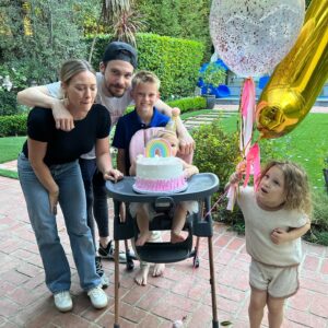 Hilary Duff Instagram - Some random pics of the 5 of us before that changes foreverrrrr