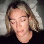 Hilary Duff Instagram - Pretty slow week around here. And gently trying to give baby the eviction notice