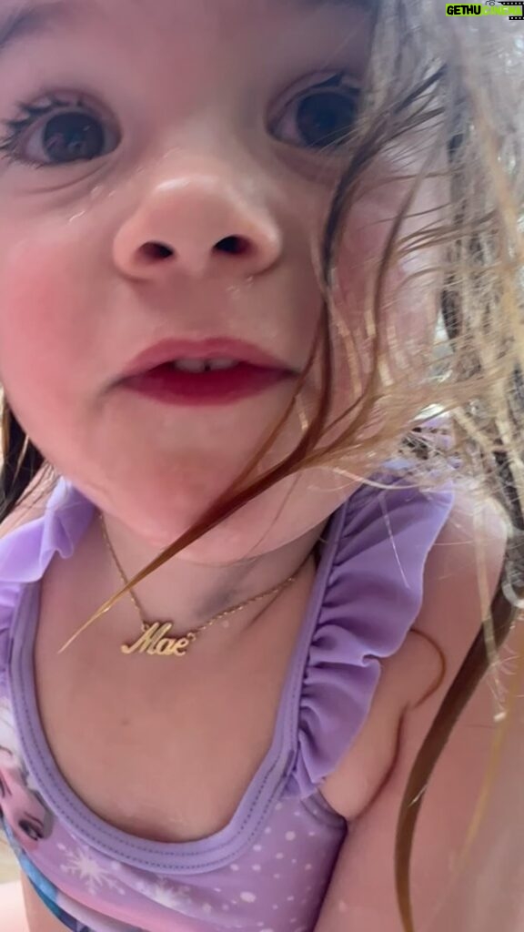 Hilary Duff Instagram - Loving you - is some kind of WONDERFUL Mae Mae !!! Happy 3rd Birthday angel 🐻 you love jumping in puddles , “pantry food” , “leggins wiff a dress”, “smoodies”, made up stories at night, your sis and bro, unicorns, adventures, clean hands, dancing to karma, doing things all by yourself and being fair!! We love you love you love you and your beautiful giant pancake eyes!