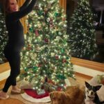 Hilary Swank Instagram – 🎶 All I want for Christmas is yoooouuus, ohhhhhhh baby(s) 🎶
👼🏼👼🏼