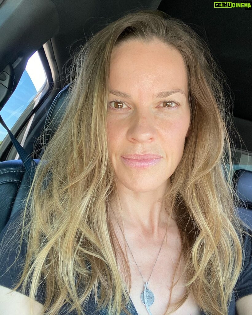 Hilary Swank Instagram - Loving my hair cut @kristenshawhair 😘 And the styling left over from a fun photoshoot I did yesterday with my bestie, @robertvetica 💝 More to come on all!!😜💃🏻Hope everyone is having a great day! 💜