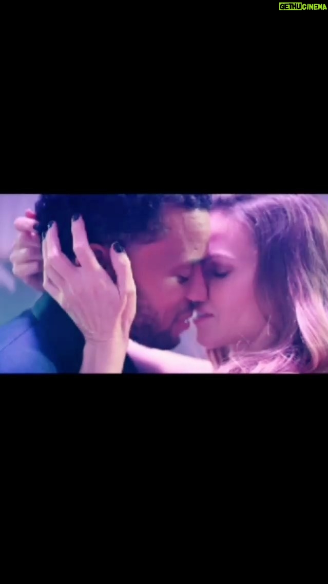 Hilary Swank Instagram - It’s happenin! Check out the trailer here for my new film opening December 18 at a theater near you! 😈 . . . @fatalemovie @themichaelealy @deontaylor @realmikecolter