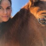 Hilary Swank Instagram - I see you. Wherever you are, no matter what you are going through, know that you can and you will get through it. I’m thinking of you and sending you positivity. You are stronger than you realize. Keep believing in yourself! 🙌🏽💫💝