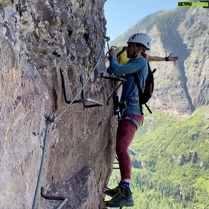 Hilary Swank Instagram - Check out this #FitnessFriday ππ§π½ββοΈ Fun outdoor adventure day with my great bud, @becca_tudor from @telluride_fuel because βfitness is not just in the gymβ ππ½πͺπ½β°