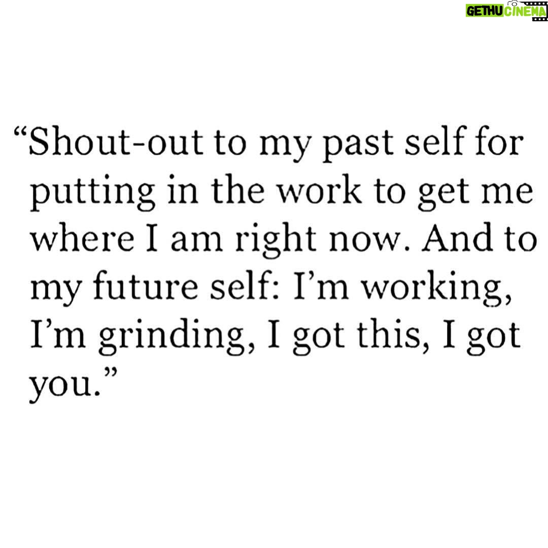 Hilary Swank Instagram - Appreciating how far you’ve come while simultaneously setting up future you for success = a great cure for anxiety about the future. AND a great way to start gearing up for 2021 🙌🏽✨ #WhatsYourMissionStatement?#MakeAChoice #MakeItHappen . . . Repost @melrobbins