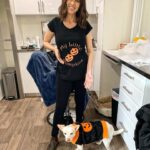 Hilary Swank Instagram – #HappyHalloween from me, Pumpkin Moon and my PumpTwins 🤣
🎃🎃
#SetLife #HairAndMakeUpTrailer #AlaskaDaily