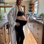 Hilary Swank Instagram - Oven’s heatin’ up, dough’s beginning to rise!! 😜👼🏼👼🏼🤍