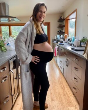 Hilary Swank Instagram - Oven’s heatin’ up, dough’s beginning to rise!! 😜👼🏼👼🏼🤍