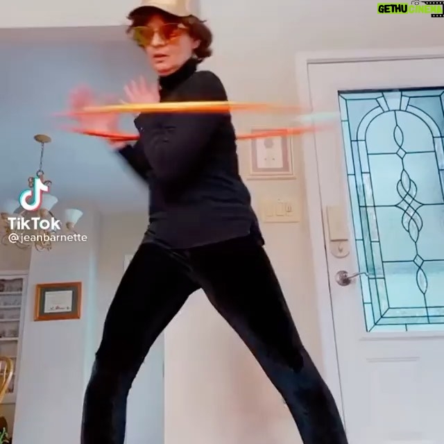 Hilary Swank Instagram - Because I was off my phone yesterday for the 12th annual National Day of Unplugging, I wasn’t able to post #FitnessFriday ... But, it’s never too late to get your fitness on! 😜 This one brought to you by the hula hoop queen! jeanbarnette/TikTok 🔥