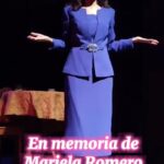 Hilda Abrahamz Instagram - Hace quince años iniciamos junto @marielaromero9118 una aventura y una familia llamada Esperando al Italiano. 💜 Una aventura porque eso es el teatro y una familia porque eso es el teatro. 🎭 Viajamos por el país y por el mundo juntos llevando risas, recuerdos y un pequeño pedazo del país a los millones de venezolanos que ya no viven en su país. 🇻🇪 Mariela Romero fue la madre de nuestra aventura y familia y hoy juntos la lloramos con el corazón partido en mil pedazos. Gracias por tanto Mariela querida. ✨✨✨ Sólo Dios sabe cuánto te extrañaremos. 🕊️