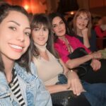 Hilda Abrahamz Instagram - Viernes de chicas y teatro 🎭 @kiara_true @anabarone_design @danielagrate ✨✨✨ El principio de Arquímedes en el @trasnochocult con @soymariale @luispalmero @henrysotooficial @egonilka en su temporada 2024 ✨✨✨ Un gesto mal entendido que abre cientos de interrogantes sobre los miedos de la actualidad y los prejuicios.