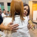 Hilda Abrahamz Instagram - Abrazo de amistad verdadera ✨✨✨ hoy fui a ver a mi amiga @crisolcarabal en La Hora Menguada 🎭 se las recomiendo vayan a verla ✨✨✨ en el @cculturalchacao 🚀🚀🚀 Bienvenida a tu país te extrañamos mucho ✨✨✨🇻🇪 #HildaAbrahamz #CrisolCarabal #lahoramenguada