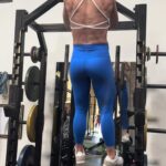 Holly Holm Instagram - Want a video on ways to learn pull ups?! They were super easy for me as a gymnast growing up but I had to relearn as an adult. I might put a video together for you all if you want a few ideas. 💪