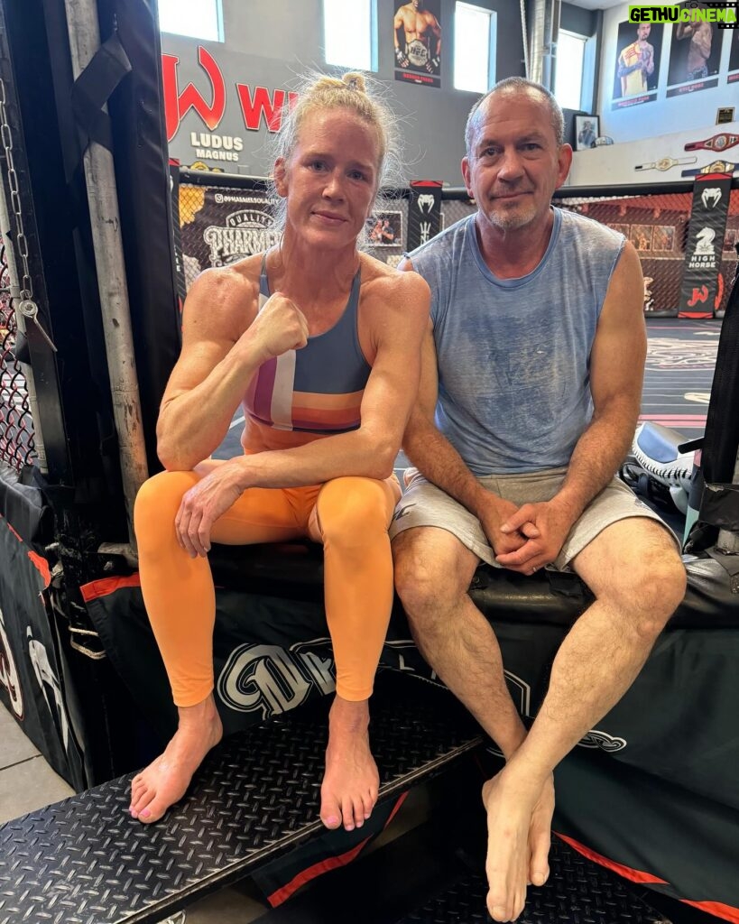 Holly Holm Instagram - Mitt sessions with @mmacoachwink in the last hard week of training are like no other. And I’m so thankful for it. Hard work pays off. 💥