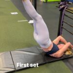 Holly Holm Instagram - Apparently the correct way is to not let my backside touch the floor … so the second set was me trying to correct it. Well “correct” is so much harder. ! And with each set being 6 reps I had to do 4 …. Breathe… and then 2. 😅 (4 sets of the 6 reps)